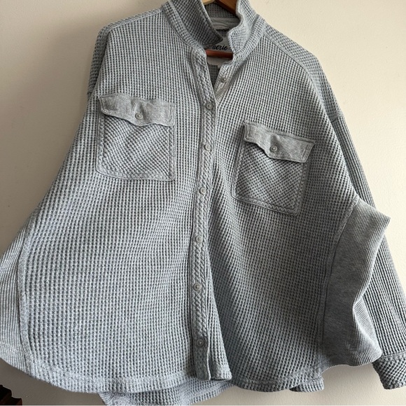 Aerie • Lumberjane Waffle Shirt in Medium Heather Gray - Picture 3 of 8